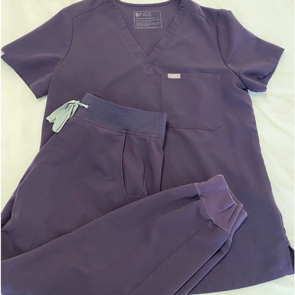 Figs Scrub Top & Petite Zamora Jogger Pant Size Small in Purple Shadow